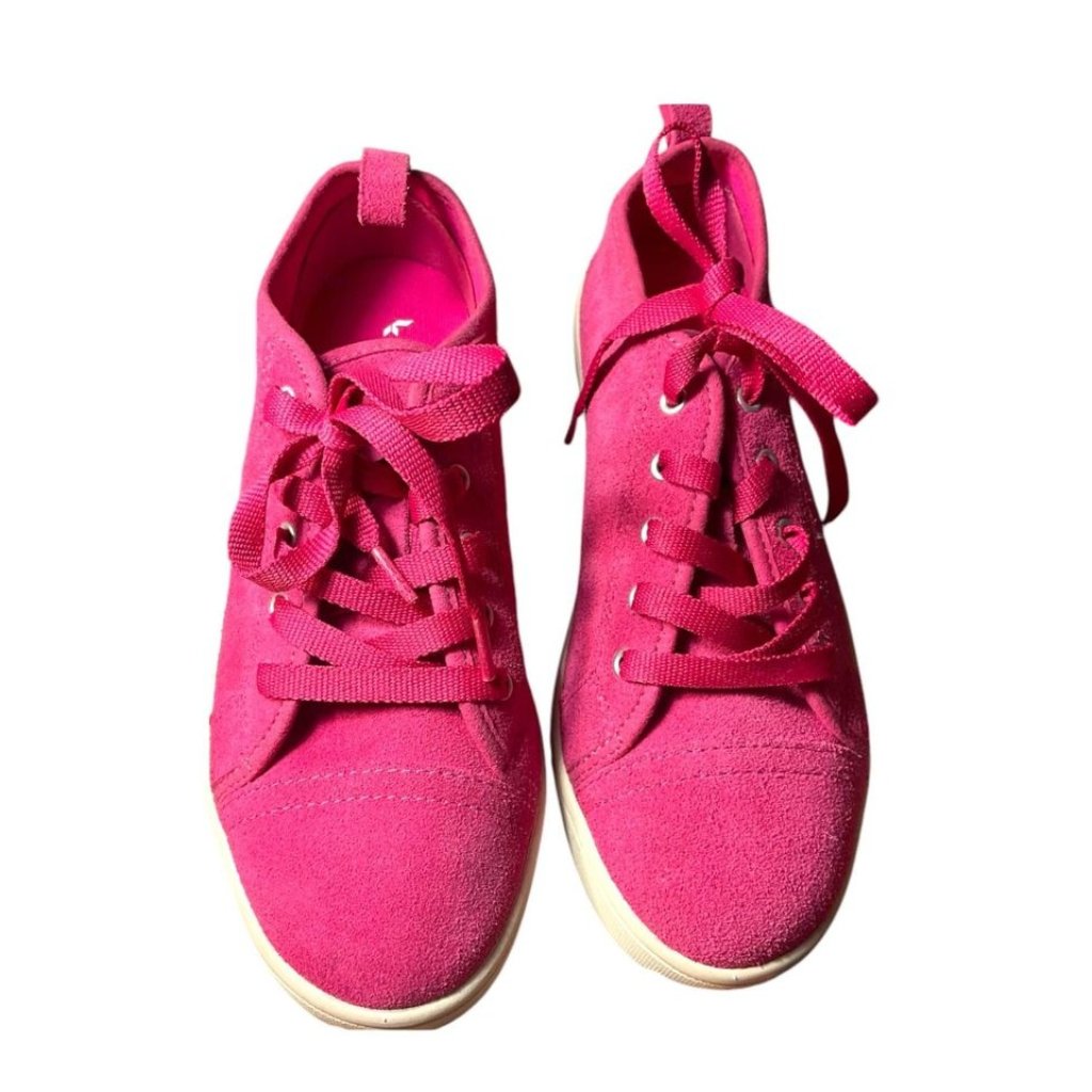 Adorable Pait Of Pink Uggs Koolaburra Fashion Sneakers Youth Size 2